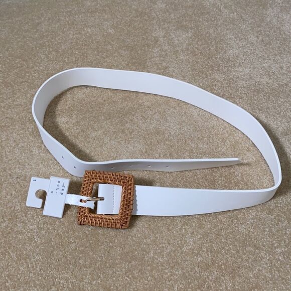 Women’s White Belt Woven Look Buckle Size L - Picture 5 of 5